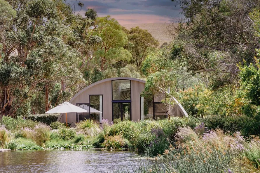 The gorgeous Nissen Hut in Glenlowren